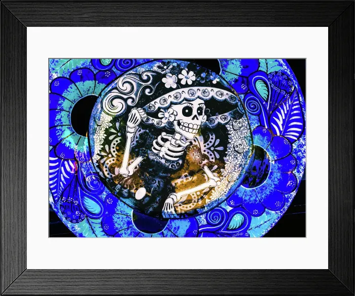 Framed Print : Colorful Mexican ceramic. Day of the Dead skeleton blue plate handicraft Los Cabos, Cabo San Lucas, Mexico Date: 13-01-2021 Framed Print : Colorful Mexican ceramic. Day of the Dead skeleton blue plate handicraft Los Cabos, Cabo San Lucas, Mexico Date: 13-01-2021