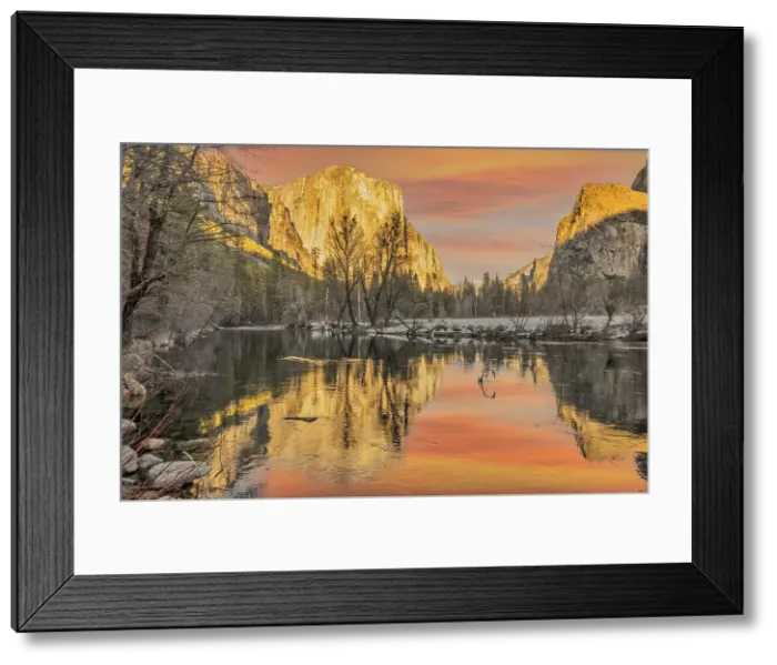 Framed Print : Valley View, Yosemite, California. Date: 08-02-2022 Framed Print : Valley View, Yosemite, California. Date: 08-02-2022
