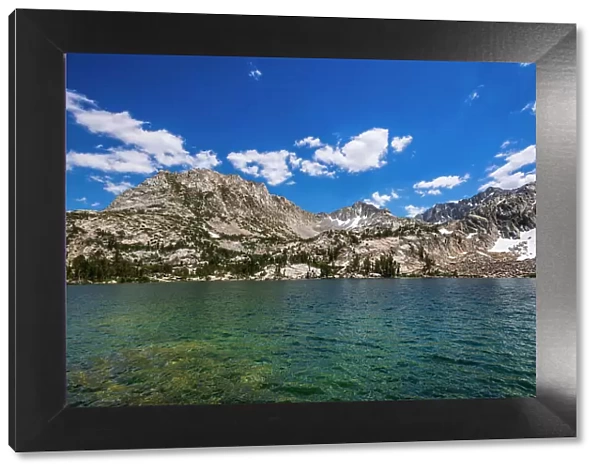 Treasure Lake under the Sierra Crest, John Muir Wilderness, Sierra Nevada Mountains, California, USA. Date: 22-06-2021