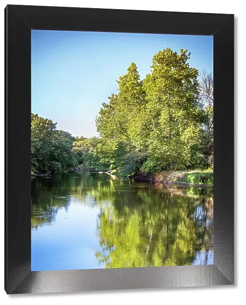 Tippecanoe River reflections, Tippecanoe State Park, Indiana, USA. Date: 22-09-2018