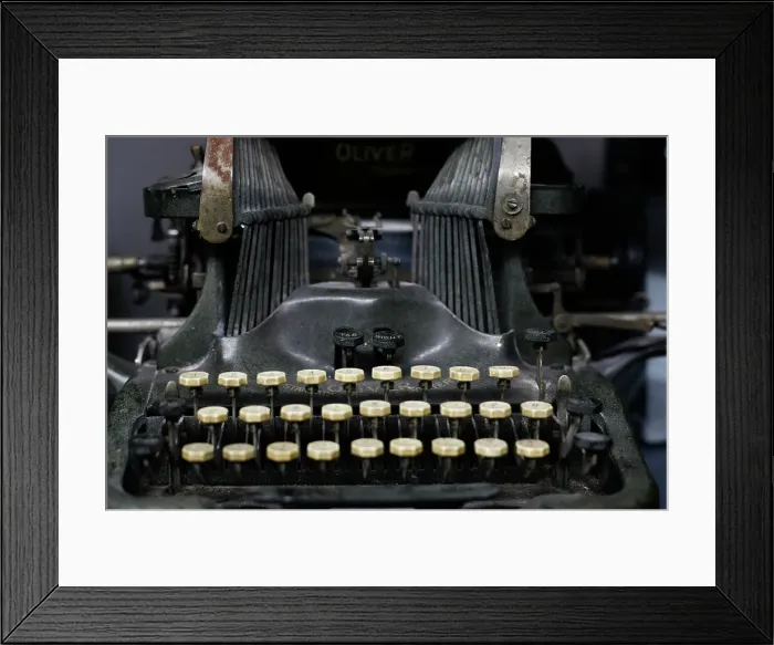 Framed Print : Close-up of antique typewriter. Date: 29-12-2017 Framed Print : Close-up of antique typewriter. Date: 29-12-2017