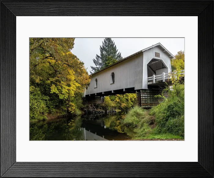 Framed Print : Hoffman Covered Bridge spans Crabtree Creek in Linn County, Oregon, USA Date: 19-10-2021 Framed Print : Hoffman Covered Bridge spans Crabtree Creek in Linn County, Oregon, USA Date: 19-10-2021