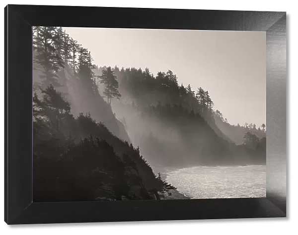 Sea mist rises along Indian Beach at Ecola State Park in Cannon Beach, Oregon, USA Date: 22-10-2021