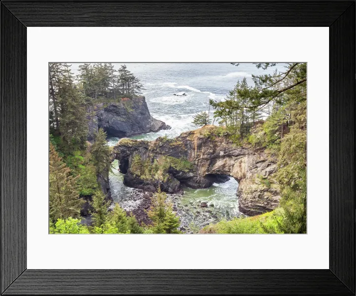 Framed Print : Natural Bridges Viewpoint, Oregon, USA. View of the Natural Bridges on the Oregon coast. Date: 30-04-2021 Framed Print : Natural Bridges Viewpoint, Oregon, USA. View of the Natural Bridges on the Oregon coast. Date: 30-04-2021