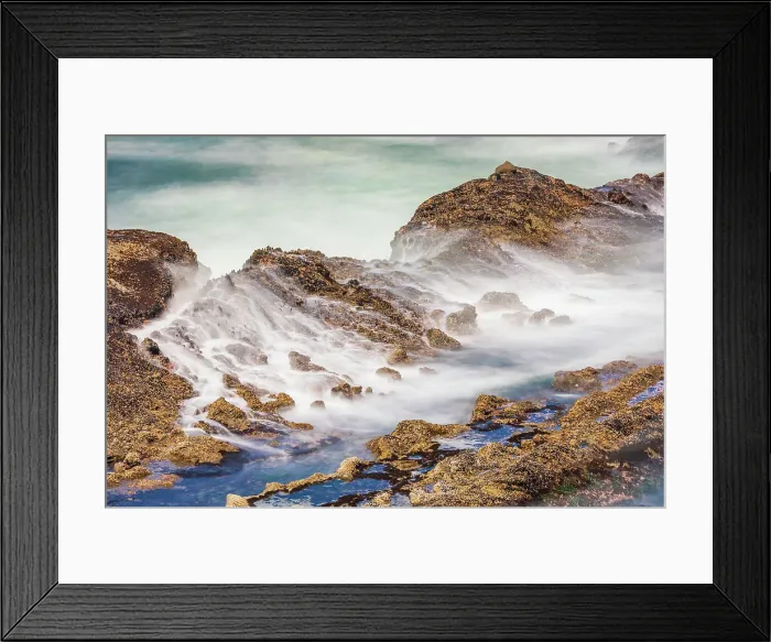 Framed Print : Shore Acres State Park, Oregon, USA. Blur of waves flowing over rocks. Date: 01-05-2021