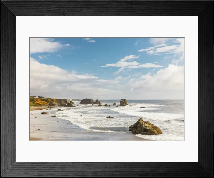 Framed Print : Bandon, Oregon, USA. Sea stacks and surf on Bandon Beach on the Oregon coast. Date: 01-05-2021 Framed Print : Bandon, Oregon, USA. Sea stacks and surf on Bandon Beach on the Oregon coast. Date: 01-05-2021