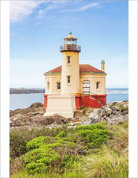 Bandon, Oregon, USA. The Coquille River Lighthouse on the Oregon coast. Date: 02-05-2021