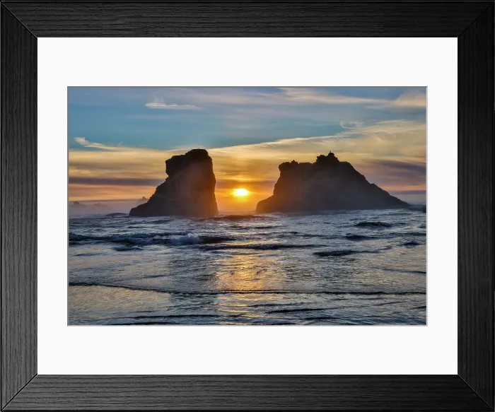 Framed Print : Usa, Oregon, Bandon. Bandon Beach, Sunset at the Beach Date: 05-08-2021 Framed Print : Usa, Oregon, Bandon. Bandon Beach, Sunset at the Beach Date: 05-08-2021