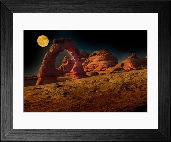 Framed Print : Full moon over Delicate Arch. Arches National Park. Utah, USA. Date: 18-07-2021 Framed Print : Full moon over Delicate Arch. Arches National Park. Utah, USA. Date: 18-07-2021