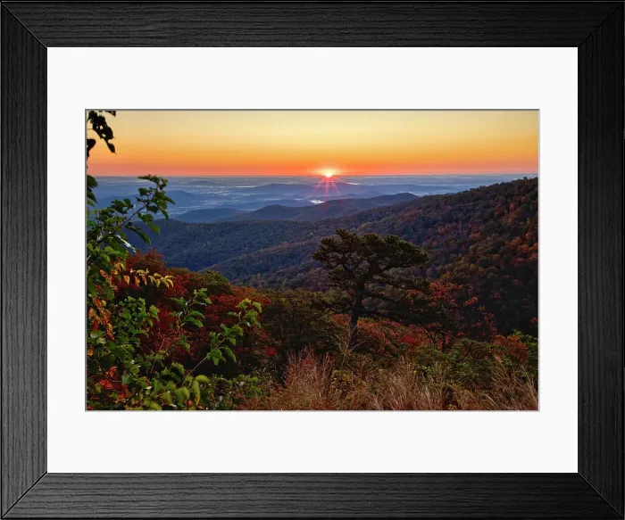 Framed Print : USA, Virginia, Shenandoah National Park, Sunrise along Skyline Drive in the Fall Date: 17-10-2020