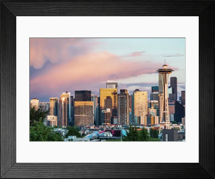 Framed Print : Seattle, Washington State, USA. Downtown Seattle at sunset on a summer day. Date: 19-05-2021 Framed Print : Seattle, Washington State, USA. Downtown Seattle at sunset on a summer day. Date: 19-05-2021