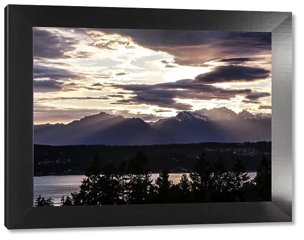 Bremerton, Washington State, USA, Olympic Mountains, Puget Sound sunset Date: 13-05-2020