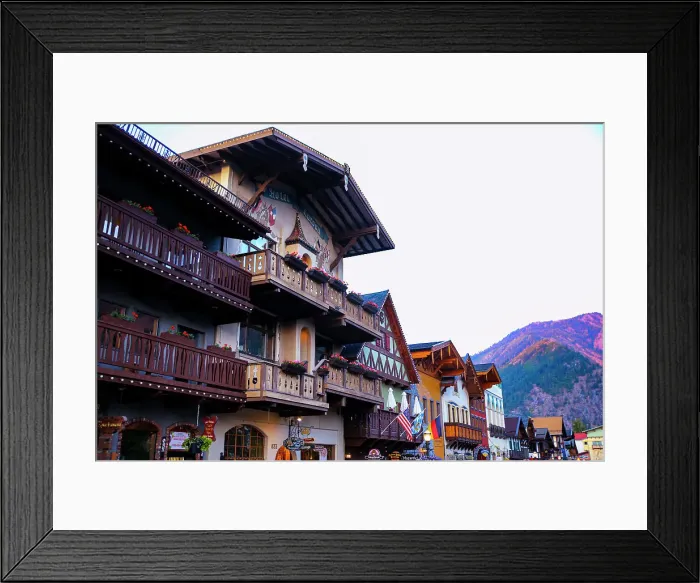 Framed Print : Leavenworth, Washington State, USA. Oktoberfest, Date: 22-07-2020 Framed Print : Leavenworth, Washington State, USA. Oktoberfest, Date: 22-07-2020