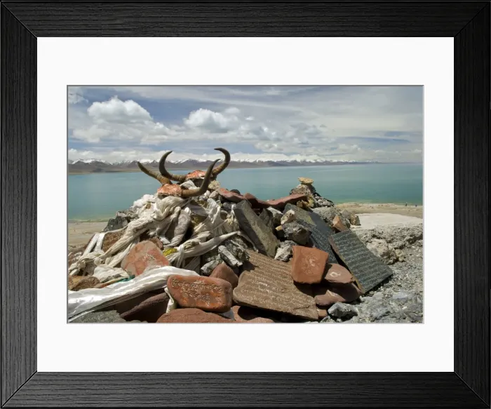 Framed Print : Lake Namtso - Salt lake 4, 700m - Yak horns and mani stones - Tibet Framed Print : Lake Namtso - Salt lake 4, 700m - Yak horns and mani stones - Tibet