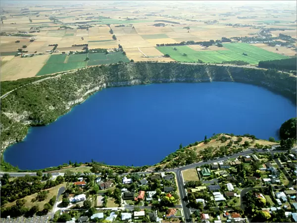 Blue Lake volcano extinct for 4800 years Mount Gambier, South Australia JLR06533