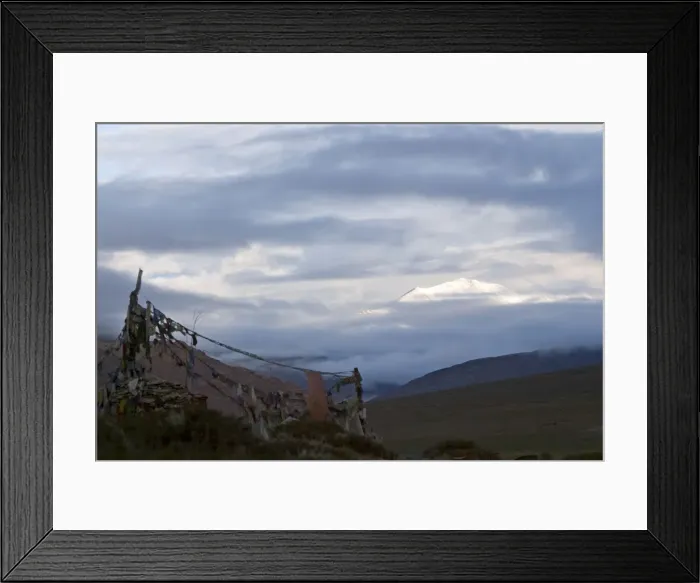 Framed Print : Prayer flags on a minor pass en route to Tso Kar basin, Changthang, Eastern Ladakh, India View towards Tanglang La Framed Print : Prayer flags on a minor pass en route to Tso Kar basin, Changthang, Eastern Ladakh, India View towards Tanglang La