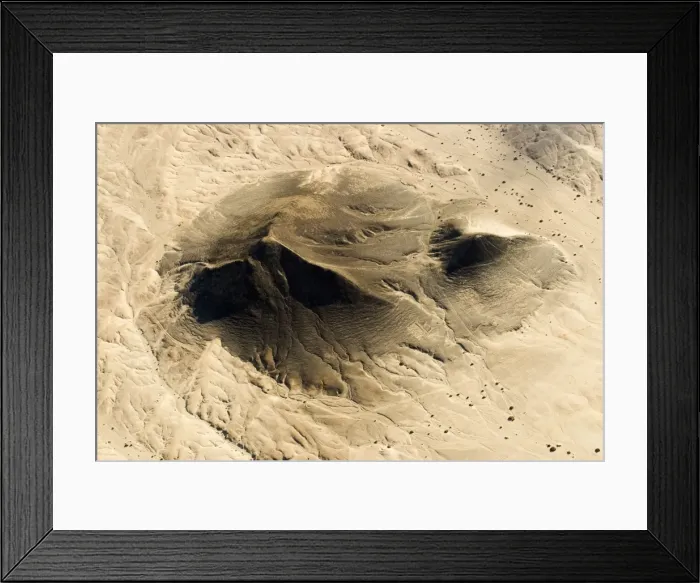 Framed Print : Nephelenite  /  Nephelinite intrusive pipe on the banks of the Swakop River - Namib Desert - Namibia - Africa