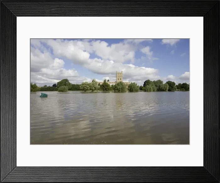 Framed Print : Flooding - Tewkesbury Abbey inundated by unprecedented flooding of the Rivers Severn and Avon July 2007 Gloucestershire UK Framed Print : Flooding - Tewkesbury Abbey inundated by unprecedented flooding of the Rivers Severn and Avon July 2007 Gloucestershire UK