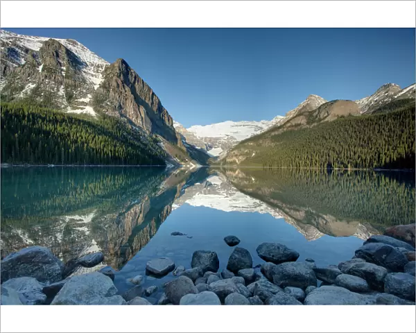 Lake Louise - Banff National Park - Alberta, Canada LA004120