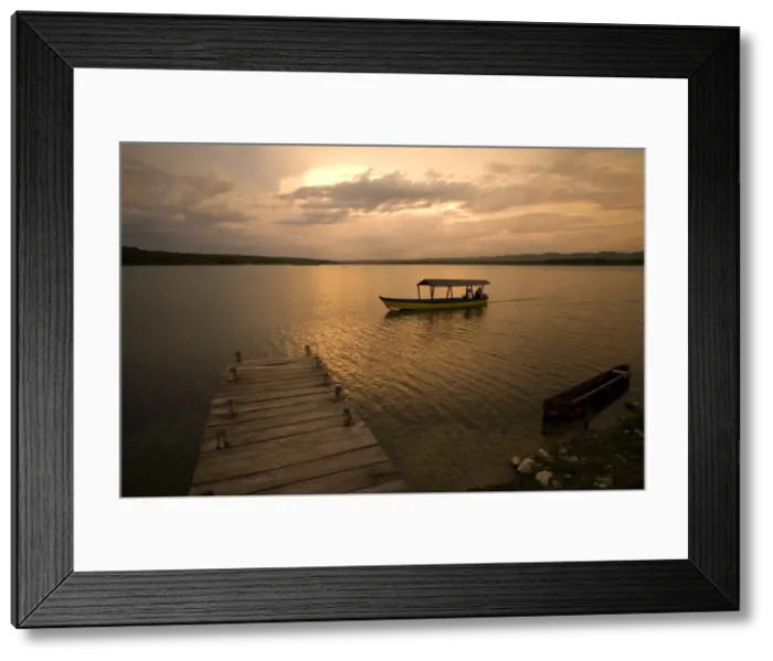Framed Print : Guatemala - Flores Lake & pontoon at sunset Framed Print : Guatemala - Flores Lake & pontoon at sunset