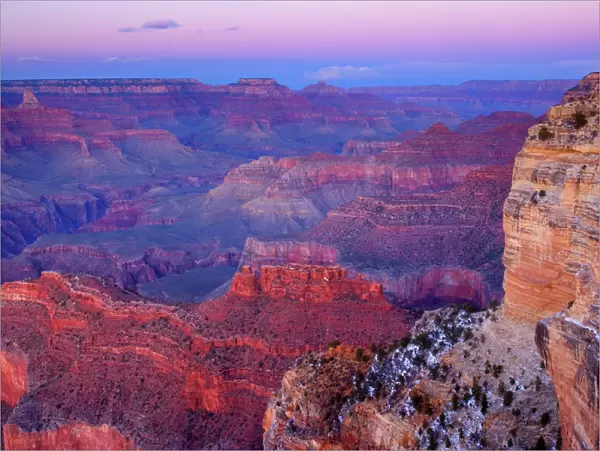 Grand Canyon - panoramic view from Yavapai Point towards the North Rim of the Grand Canyon - dusk - Grand Canyon National Park - South Rim