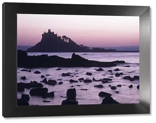 CORNWALL - St Michael's Mount at sunset