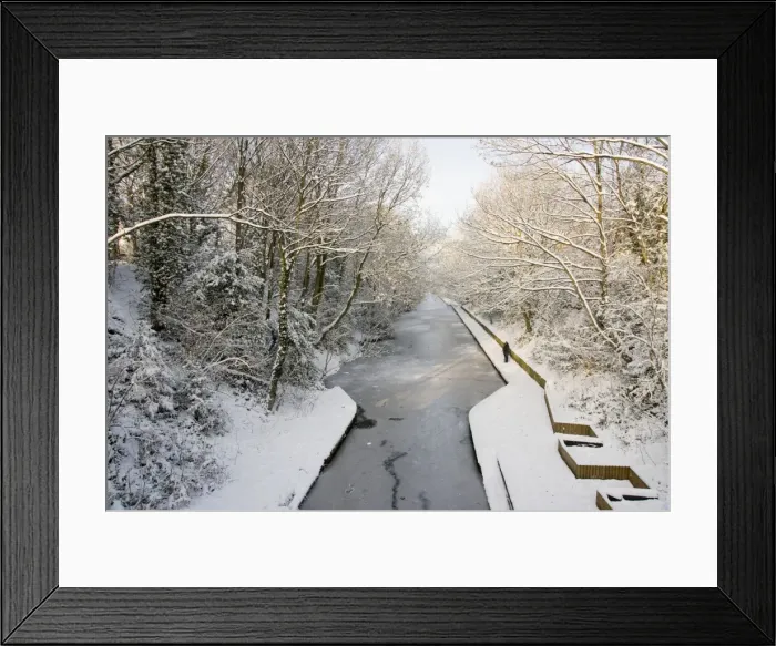 Framed Print : Frozen canal - Birmingham to Warwick Canal - UK Framed Print : Frozen canal - Birmingham to Warwick Canal - UK