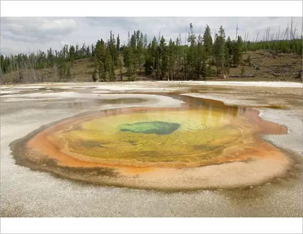 Thermal Pool - Old Faithful area - Yellowstone NP - USA