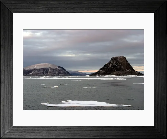 Framed Print : Ice floe North Svalbard, Spitzbergen, Norway Framed Print : Ice floe North Svalbard, Spitzbergen, Norway