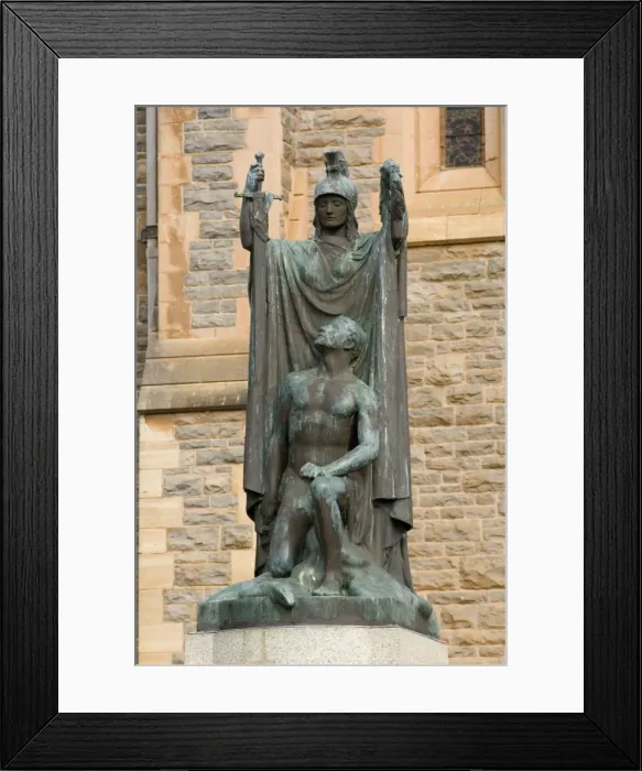 Framed Print : Verdigris on 1914-1918 war memorial. Grahamstown, Eastern Cape, South Africa Framed Print : Verdigris on 1914-1918 war memorial. Grahamstown, Eastern Cape, South Africa