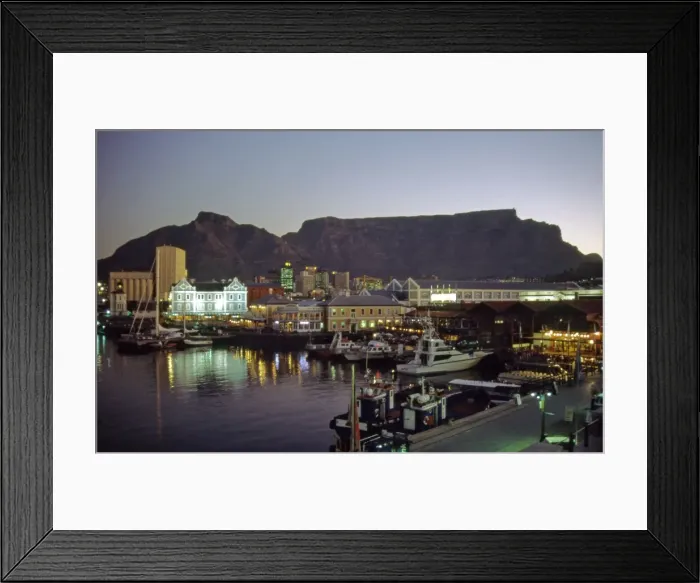 Framed Print : South Africa CRH 967 The Waterfront harbour development with Table Mountain in background - Cape Town © Chris Harvey / ardea. com Framed Print : South Africa CRH 967 The Waterfront harbour development with Table Mountain in background - Cape Town © Chris Harvey / ardea. com