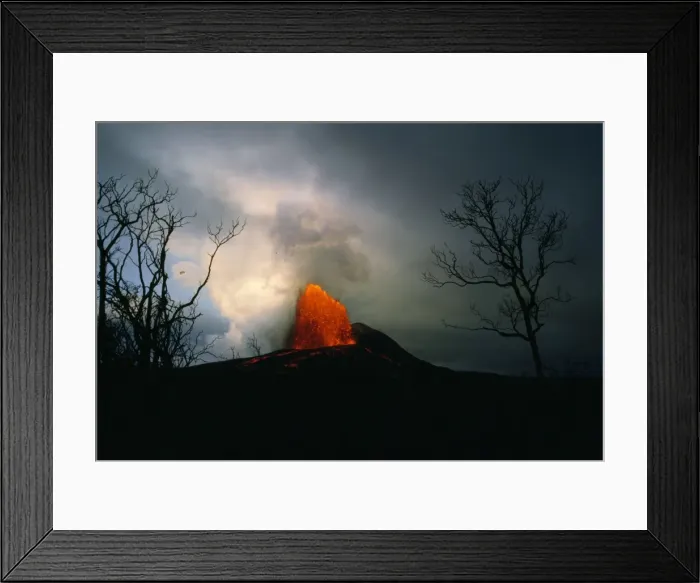 Framed Print : Volcano - Kilauea Pu'u O'o vent. Hawaii - USA Framed Print : Volcano - Kilauea Pu'u O'o vent. Hawaii - USA