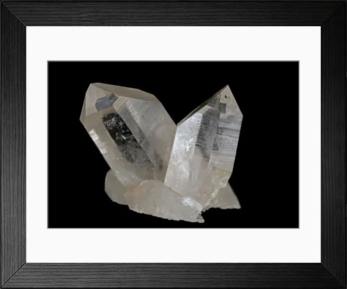Framed Print : Quartz (SiO2 - silicon dioxide) - the most common mineral on earth - Many industrial uses including glass - Arkansas - USA Framed Print : Quartz (SiO2 - silicon dioxide) - the most common mineral on earth - Many industrial uses including glass - Arkansas - USA