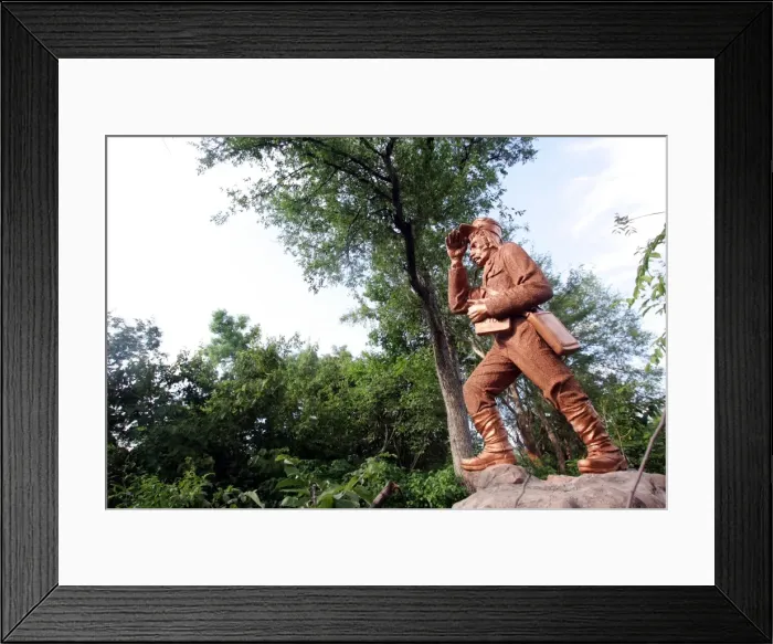 Framed Print : Statue of David Livingstone - Livingstone discovered and named the falls in 1855 Victoria Falls, Zambia / Zimbabwe, Africa Framed Print : Statue of David Livingstone - Livingstone discovered and named the falls in 1855 Victoria Falls, Zambia / Zimbabwe, Africa