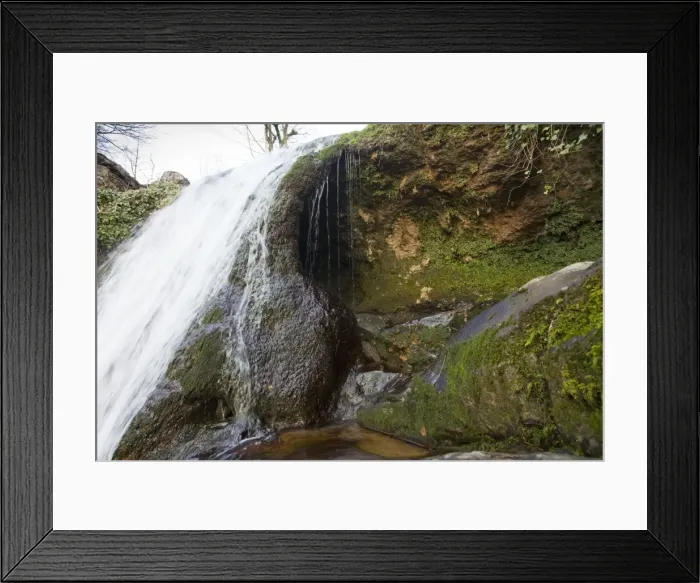 Framed Print : Tufa curtain behind waterfall at Janet's Foss, near Malham, Yorkshire Dales National Park, North Yorkshire Framed Print : Tufa curtain behind waterfall at Janet's Foss, near Malham, Yorkshire Dales National Park, North Yorkshire
