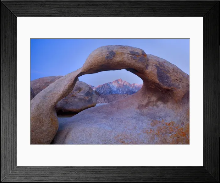 Framed Print : Mobius Arch - alpenglow on Lone Pine, one of the snow-capped mountains of the Sierra Nevada, seen through ock arch of red granite. At sunrise - Alabama Hills Recreation Area, California, USA Framed Print : Mobius Arch - alpenglow on Lone Pine, one of the snow-capped mountains of the Sierra Nevada, seen through ock arch of red granite. At sunrise - Alabama Hills Recreation Area, California, USA