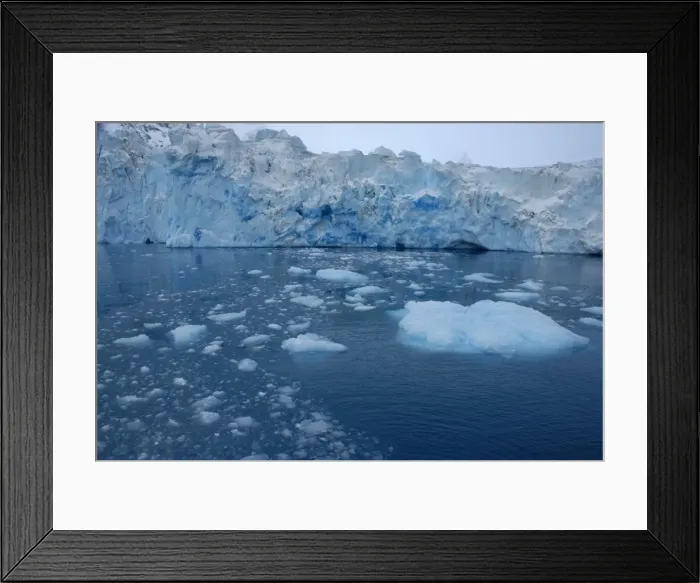 Framed Print : Glacier ice in Drygalski Fjord - South Georgia - Antarctica Framed Print : Glacier ice in Drygalski Fjord - South Georgia - Antarctica
