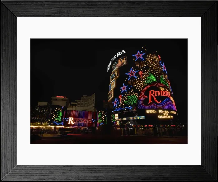 Framed Print : Las Vegas Strip - colourful lights at The Strip at night - Las Vegas, Nevada, USA Framed Print : Las Vegas Strip - colourful lights at The Strip at night - Las Vegas, Nevada, USA