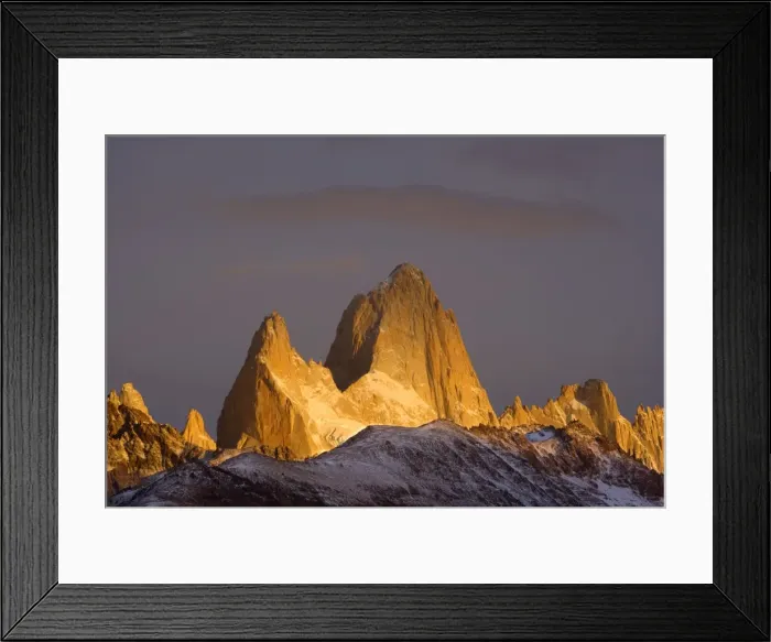 Framed Print : Mount Fitz Roy - Cerro Fitz Roy at sunrise - Los Glaciares National Park - Patagonia - Argentina - South America Framed Print : Mount Fitz Roy - Cerro Fitz Roy at sunrise - Los Glaciares National Park - Patagonia - Argentina - South America
