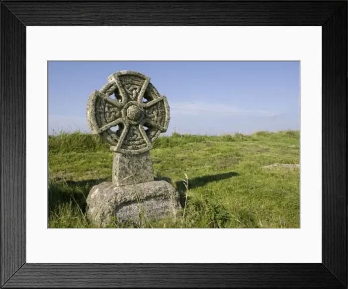 Framed Print : Churchyard - old celtic cross covered in lichens. Tintagel North Cornwall Coast UK Framed Print : Churchyard - old celtic cross covered in lichens. Tintagel North Cornwall Coast UK