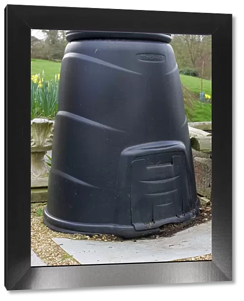 220 litres compost bin made by Blackwall using 100% recycled plastic Cotswolds UK
