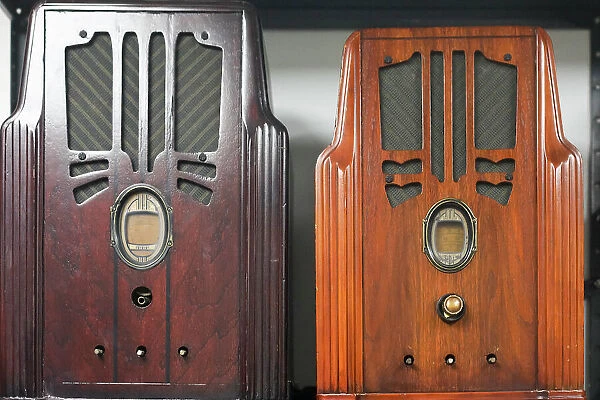 Antique radios. Date: 29-12-2017