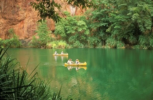 Australia Ecotourists canoeing in Lawn Hill Ck, Boodjamulla (Lawn Hill) National Park, Queensland