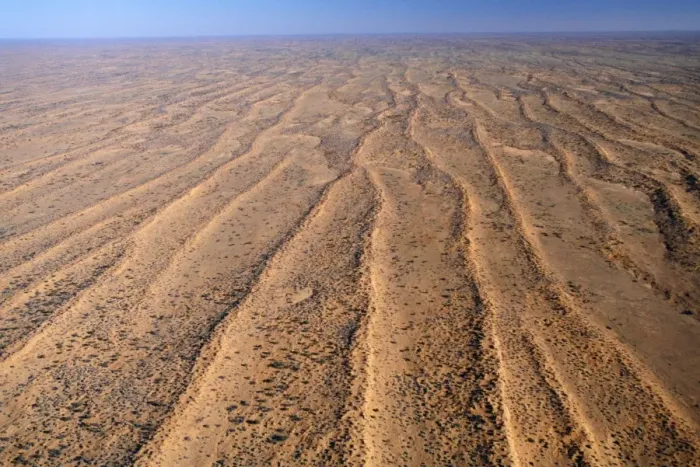 Framed Print : Australia Simpson Deser. Dunefields. Sand dunes & claypans in interdune corridors, South-eastern Simpson, South Australia Framed Print : Australia Simpson Deser. Dunefields. Sand dunes & claypans in interdune corridors, South-eastern Simpson, South Australia