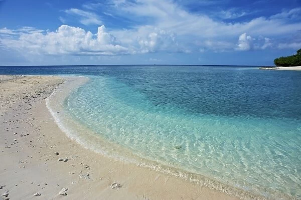 Beach scene - Island of Nailaka - Spice Island - Indonesia