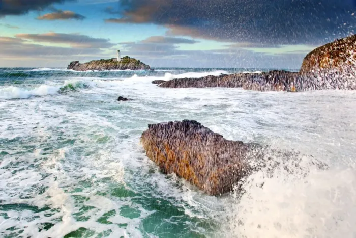 Framed Print : Breaking Wave - Godrevy - Cornwall - UK Framed Print : Breaking Wave - Godrevy - Cornwall - UK