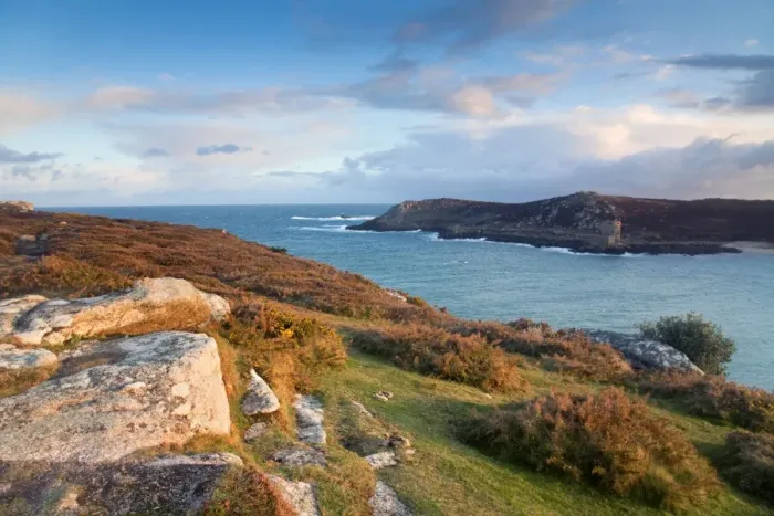 Framed Print : Bryher - looking towards Tresco - Isles of Scilly - UK Framed Print : Bryher - looking towards Tresco - Isles of Scilly - UK