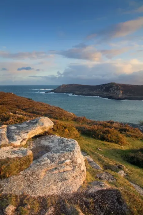 Framed Print : Bryher - looking towards Tresco - Isles of Scilly - UK