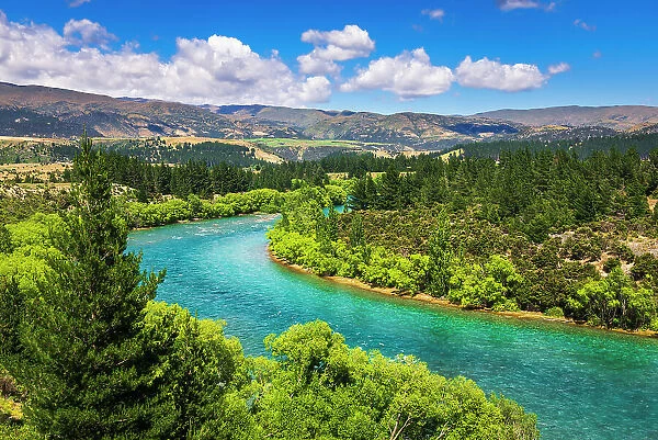 The Clutha River, Central Otago, South Island, New Zealand Date: 22-06-2021