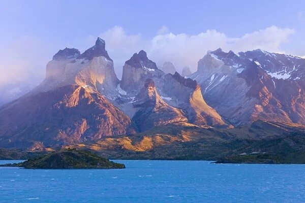 Cuernos del Paine - mountain scenery encompassing the granite peaks of the Cuernos del Paine massif and turqoise coloured Lago Pehoe at sunrise - UNESCO World Heritage Site Torres del Paine National Park - Patagonia - Chile - South America